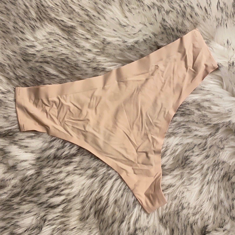 BODY NATURALS Seamless Thong